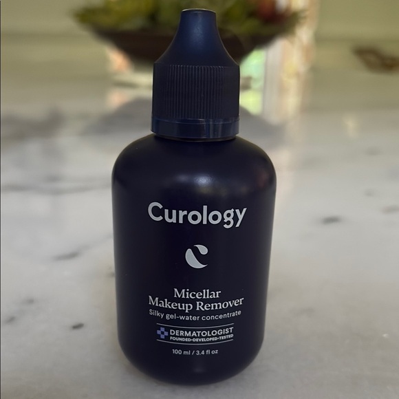 Curology Micellar Makeup Remover - Picture 1 of 2